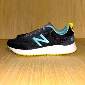 New Balance Black and Light Blue Running Shoes FRESH foam Size 7 Womens
